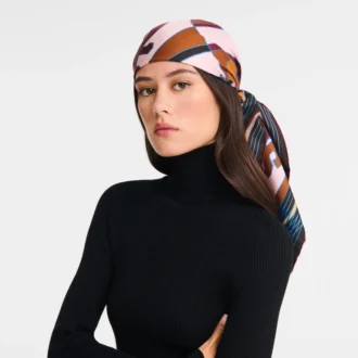 Foulard en soie Longchamp League 90 Foulard en soie Longchamp League 90